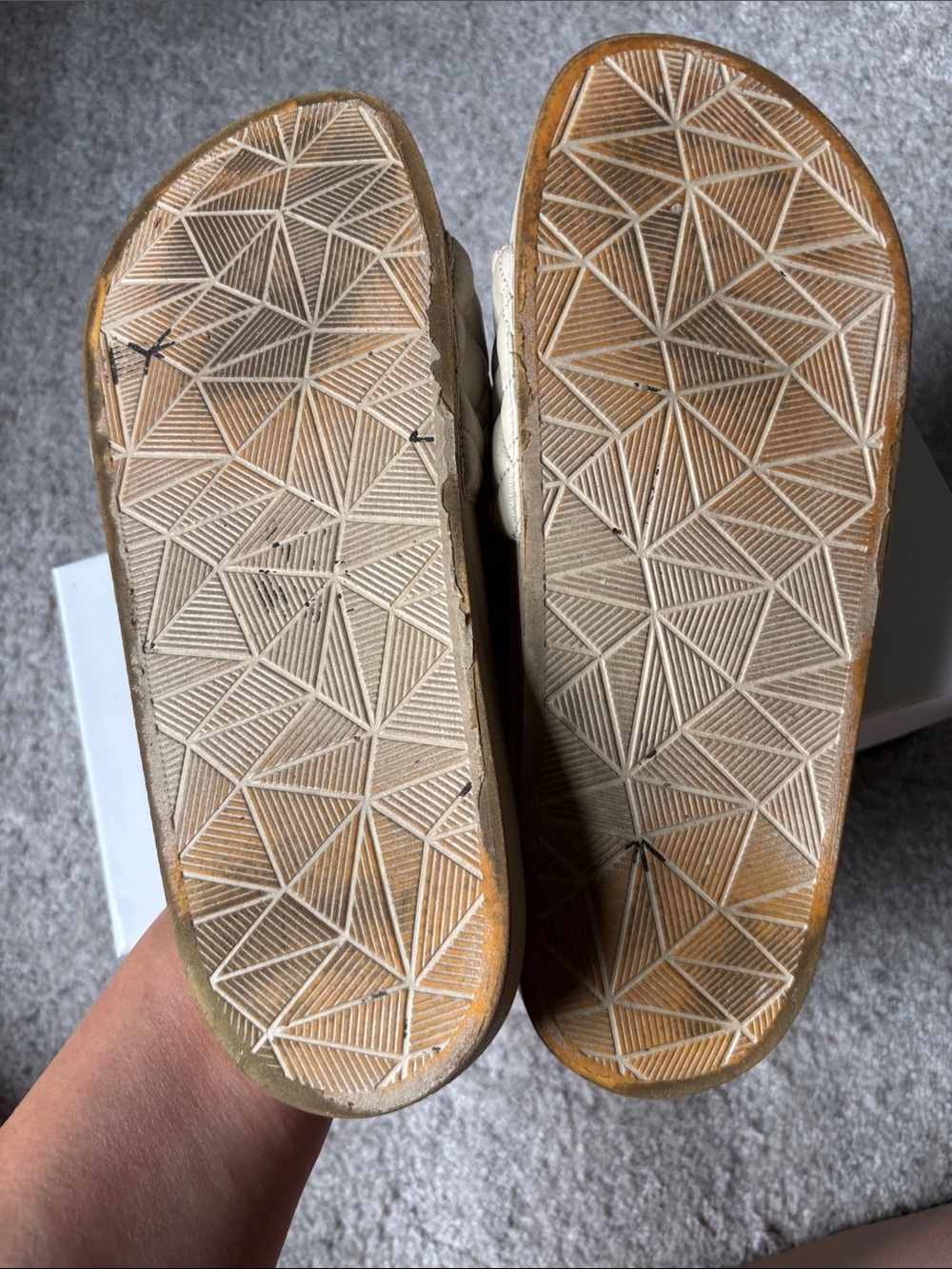 Kurt Geiger Quilted Meena Eagle Cream Slides, sz 10 - Picture 8 of 11